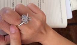 'Hoảng hồn' đại gia mất của: kim cương 4 tỉ, đồng hồ Rolex